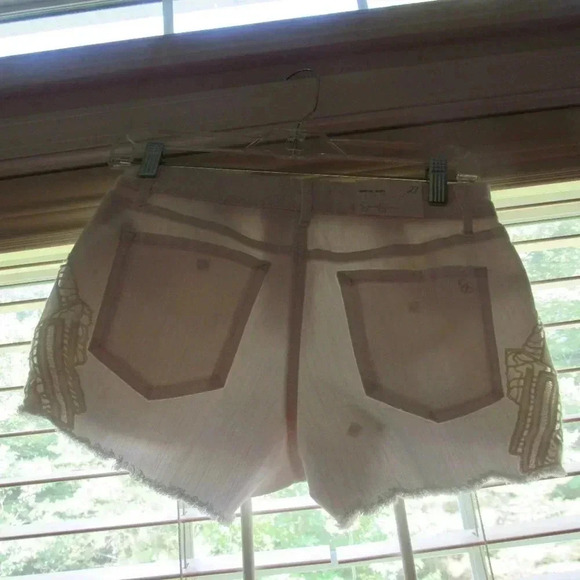 NWT JESSICA SIMPSON Cherish Short 3" Inseam Sz 27 - Picture 2 of 5